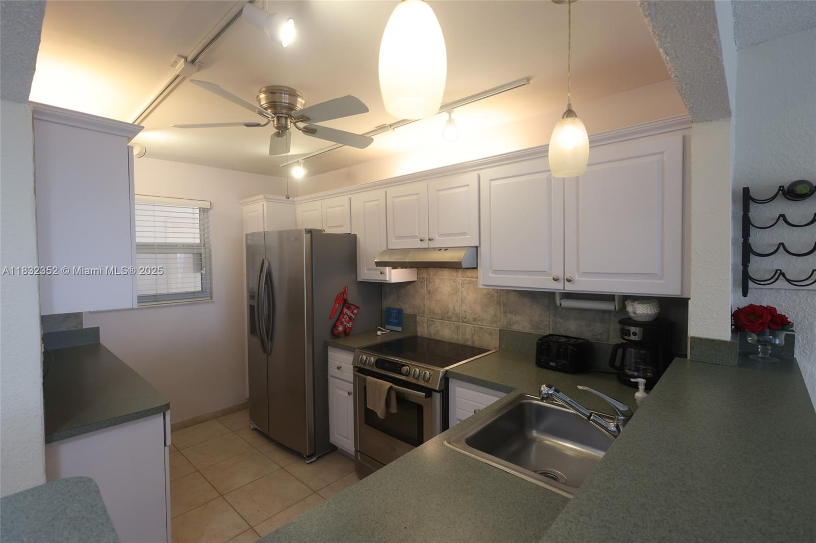 1391 S Ocean Blvd # 409