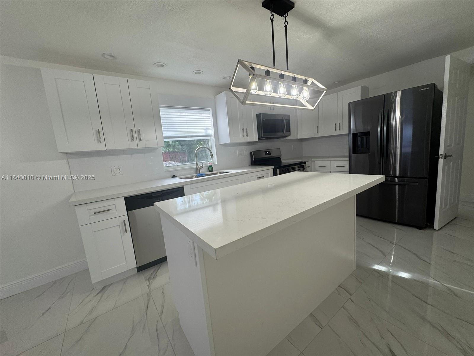 1012 SW 25th Ave