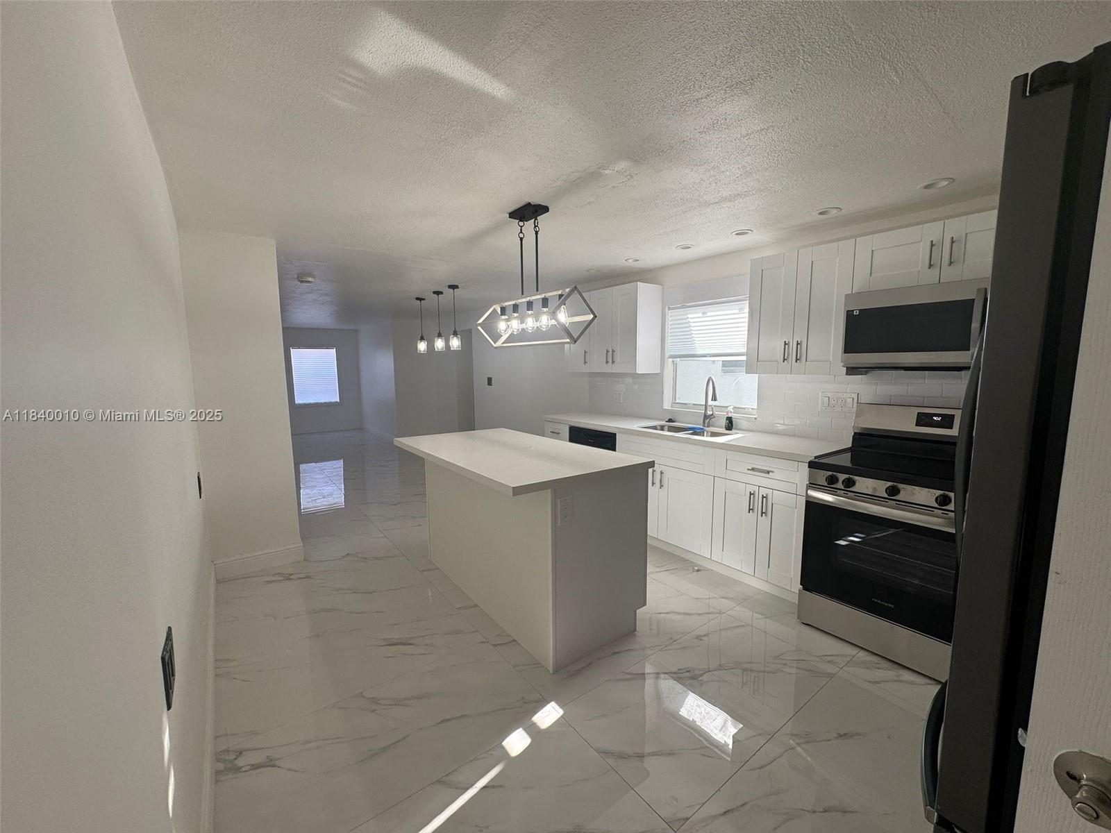 1012 SW 25th Ave