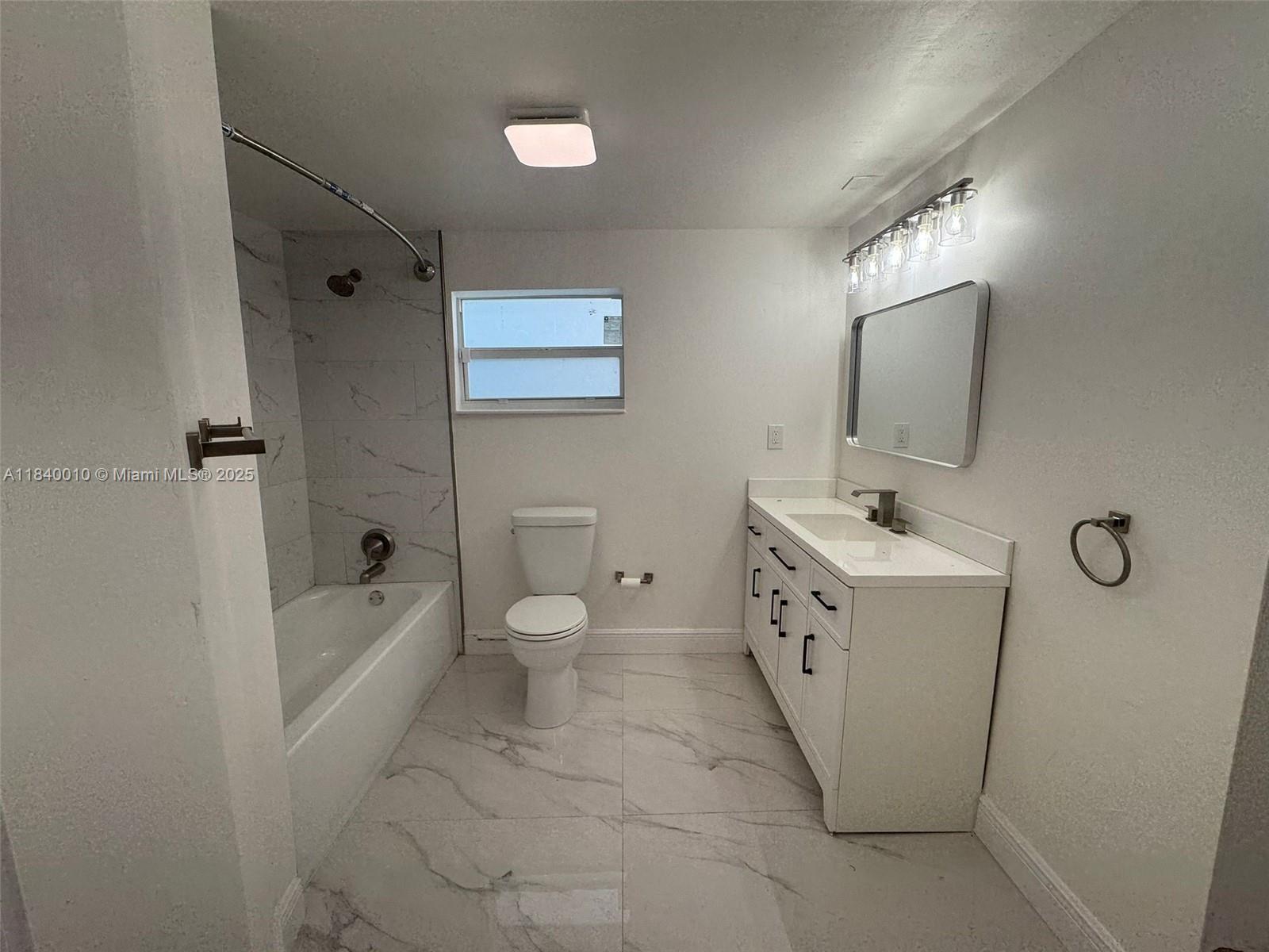1012 SW 25th Ave
