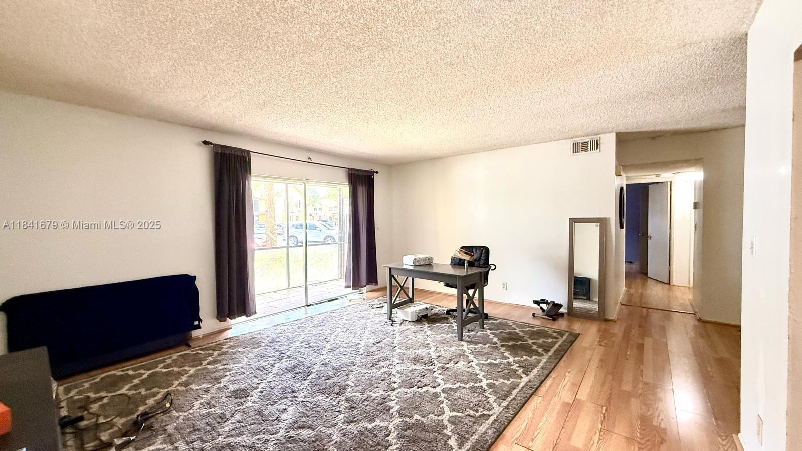 3017 N Oakland Forest Dr # 103