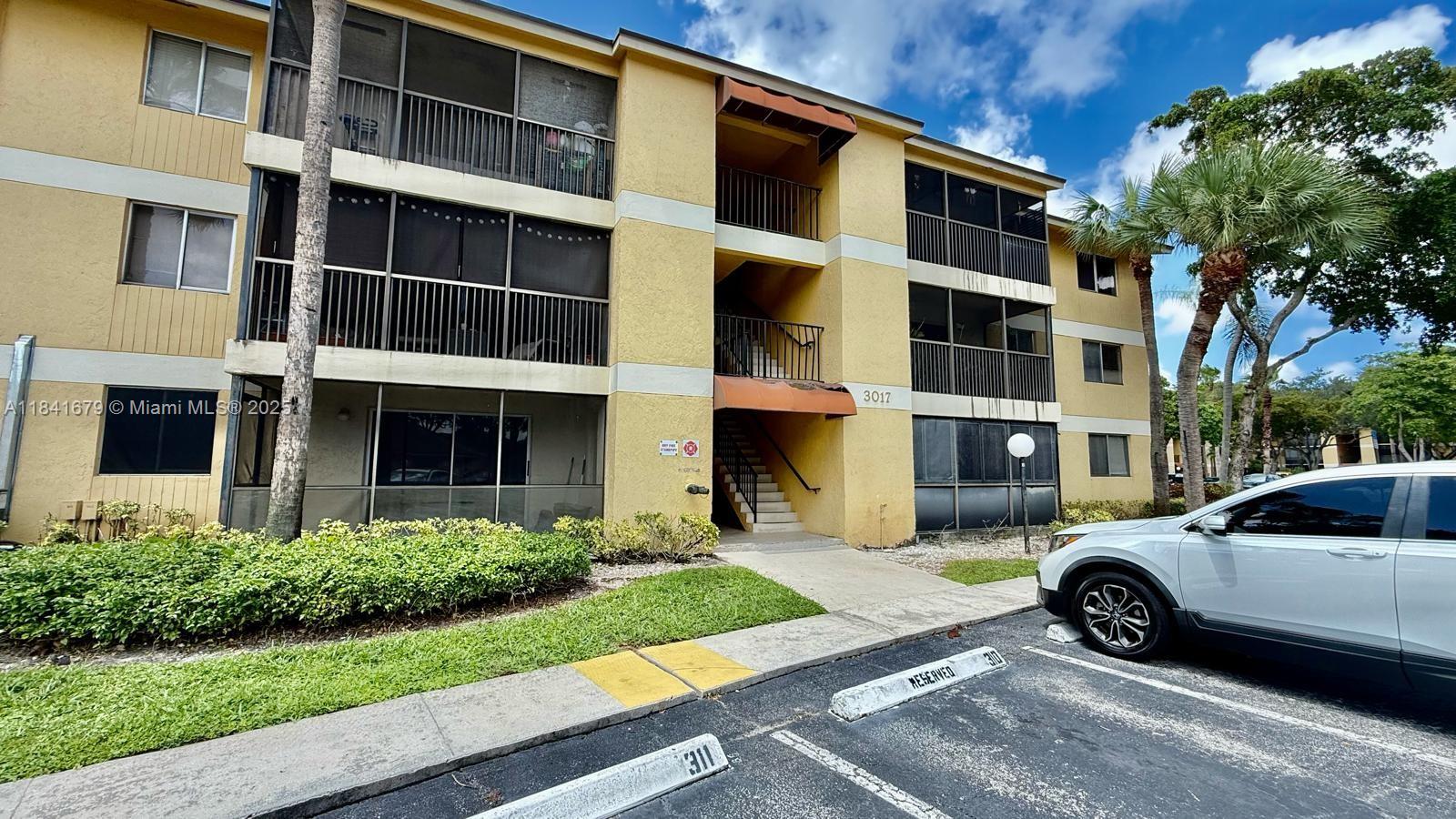 3017 N Oakland Forest Dr # 103