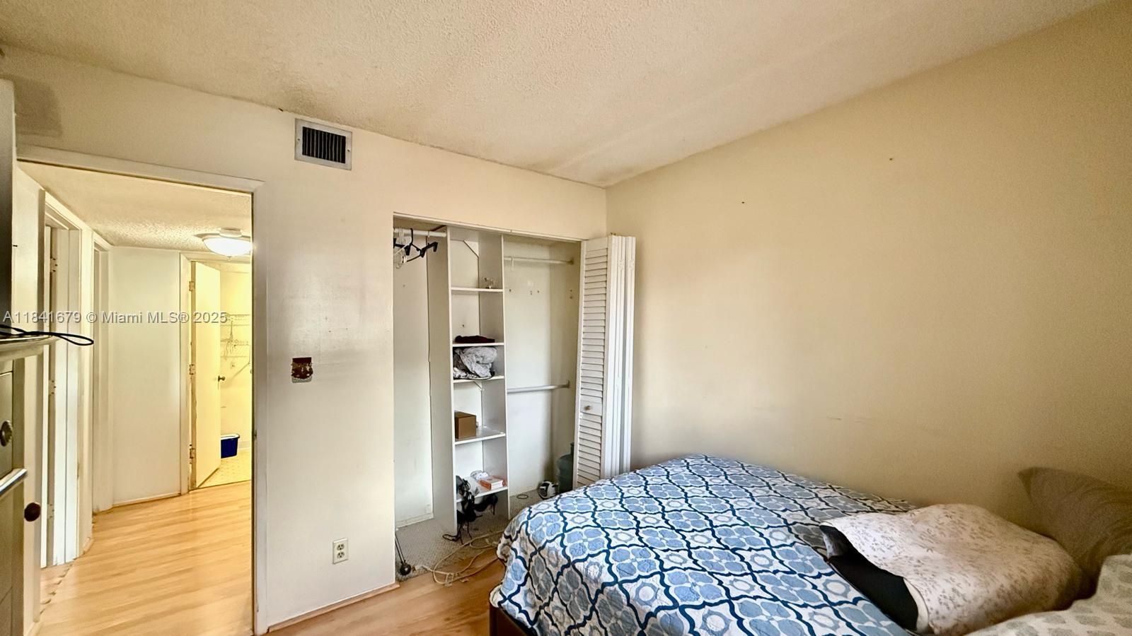 3017 N Oakland Forest Dr # 103