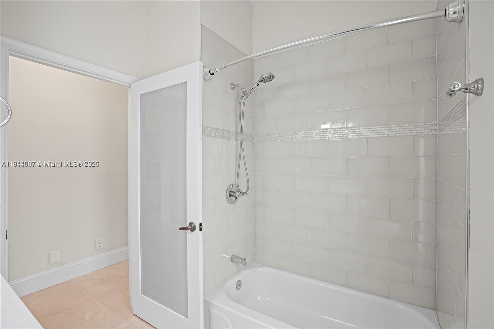 720 W Cypress Pointe Dr W