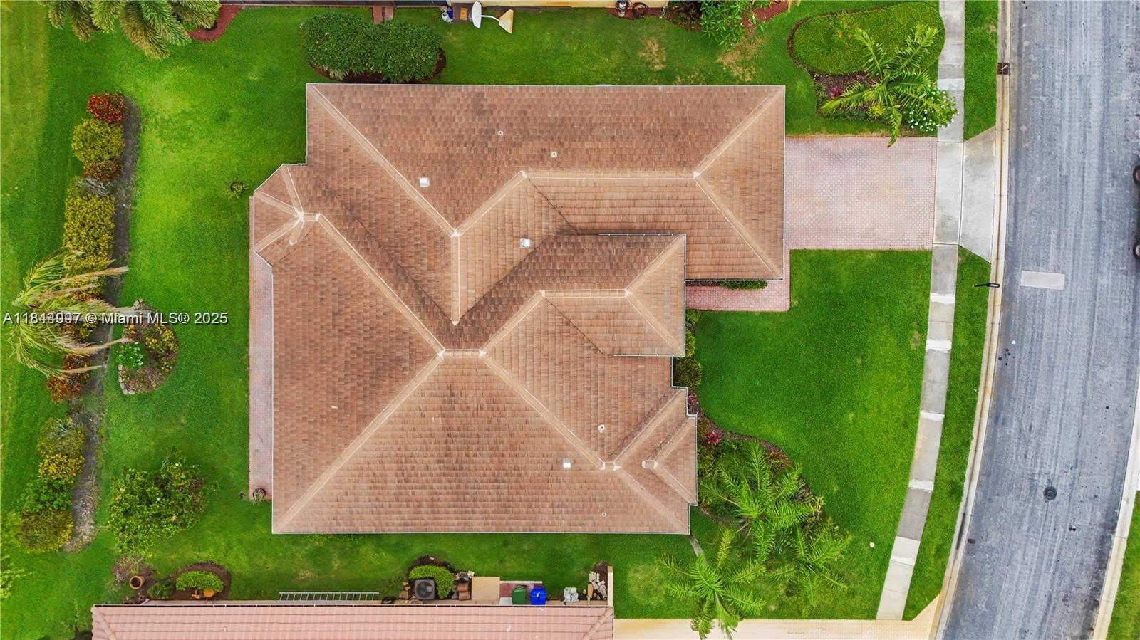 720 W Cypress Pointe Dr W