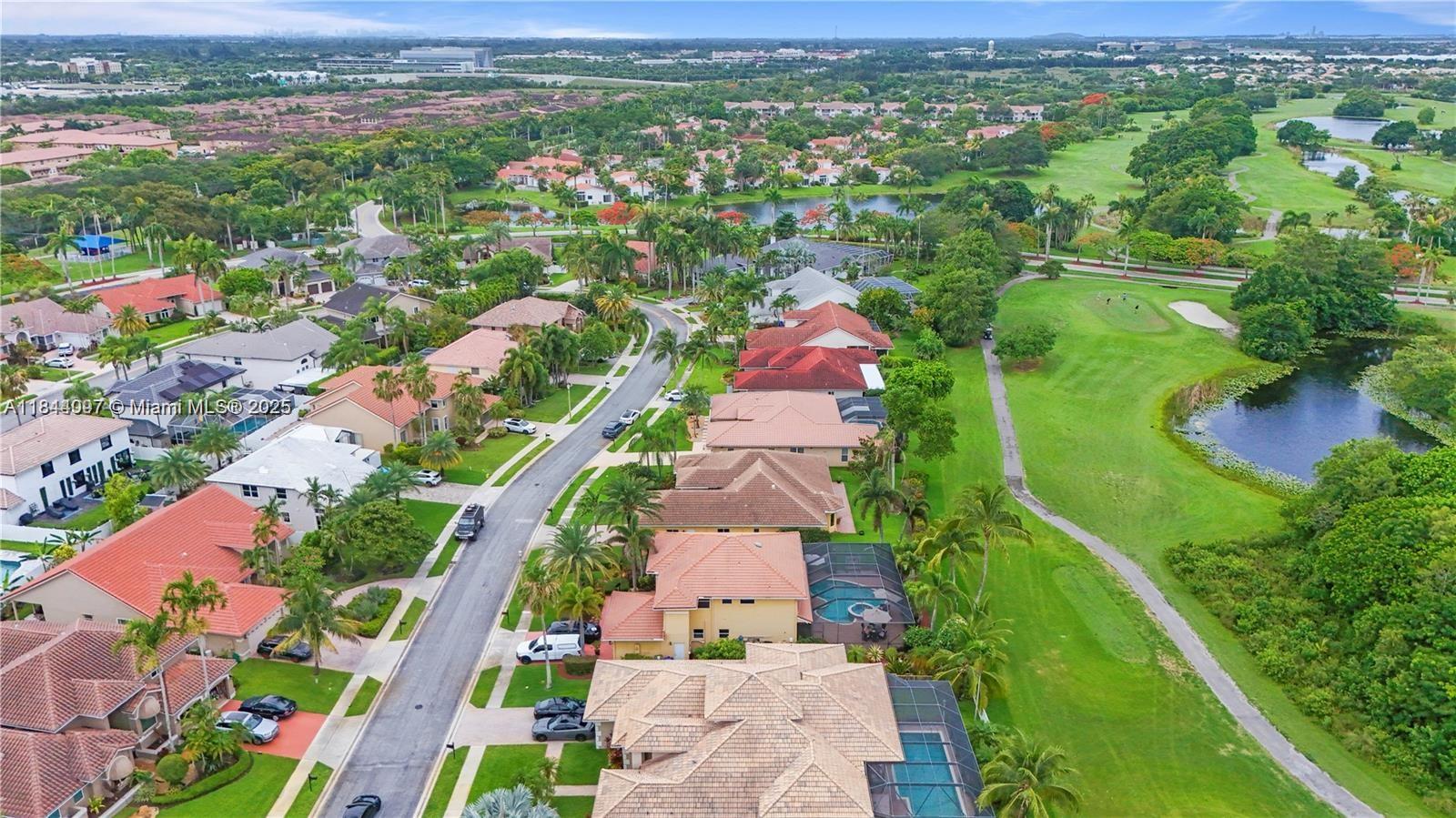 720 W Cypress Pointe Dr W