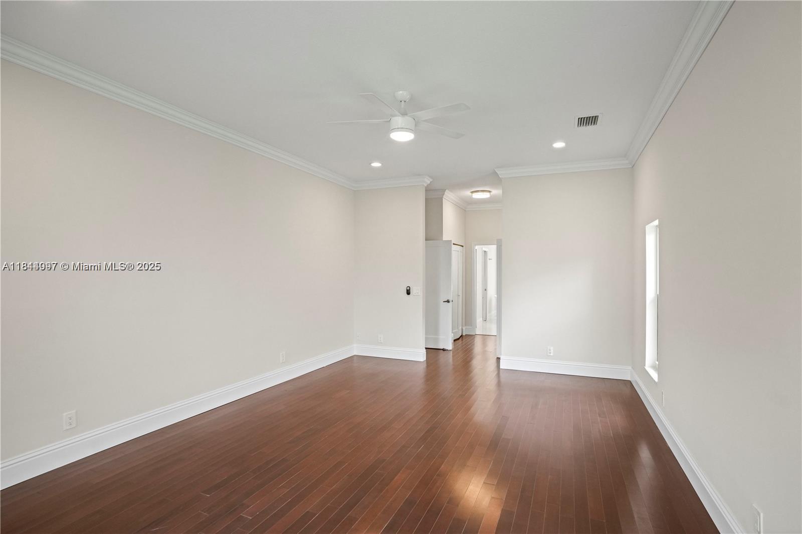 720 W Cypress Pointe Dr W