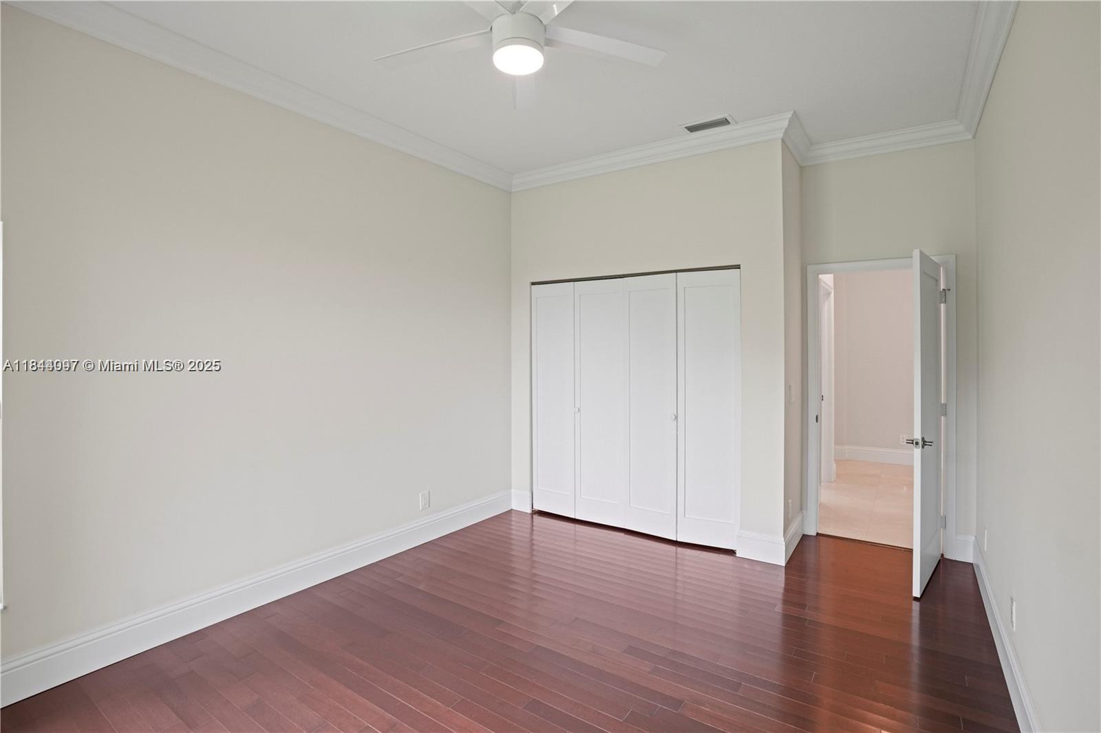 720 W Cypress Pointe Dr W