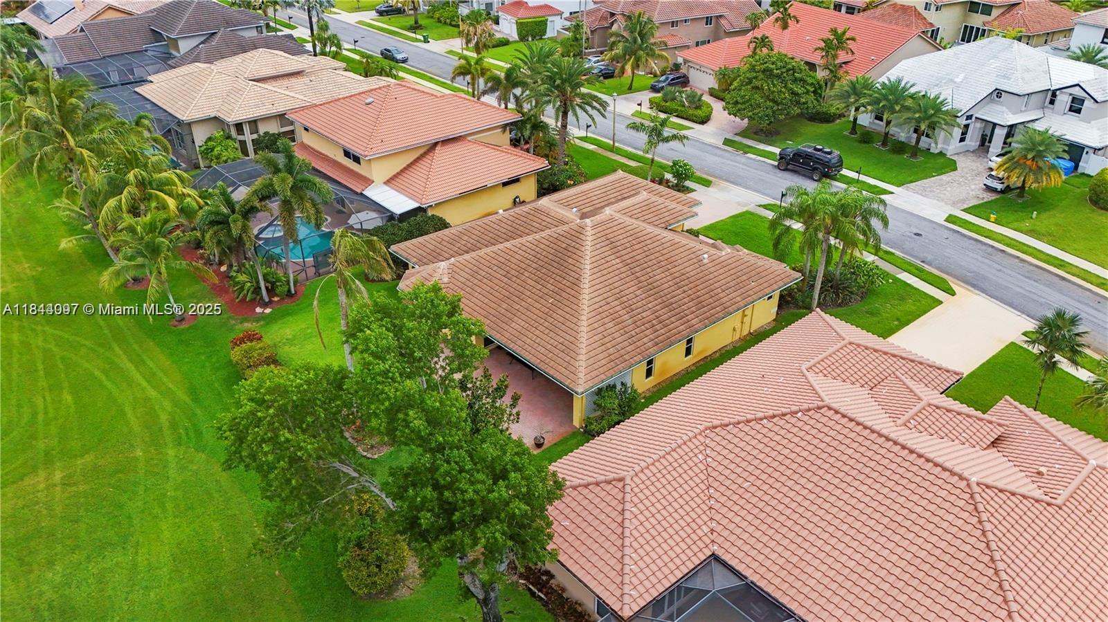 720 W Cypress Pointe Dr W