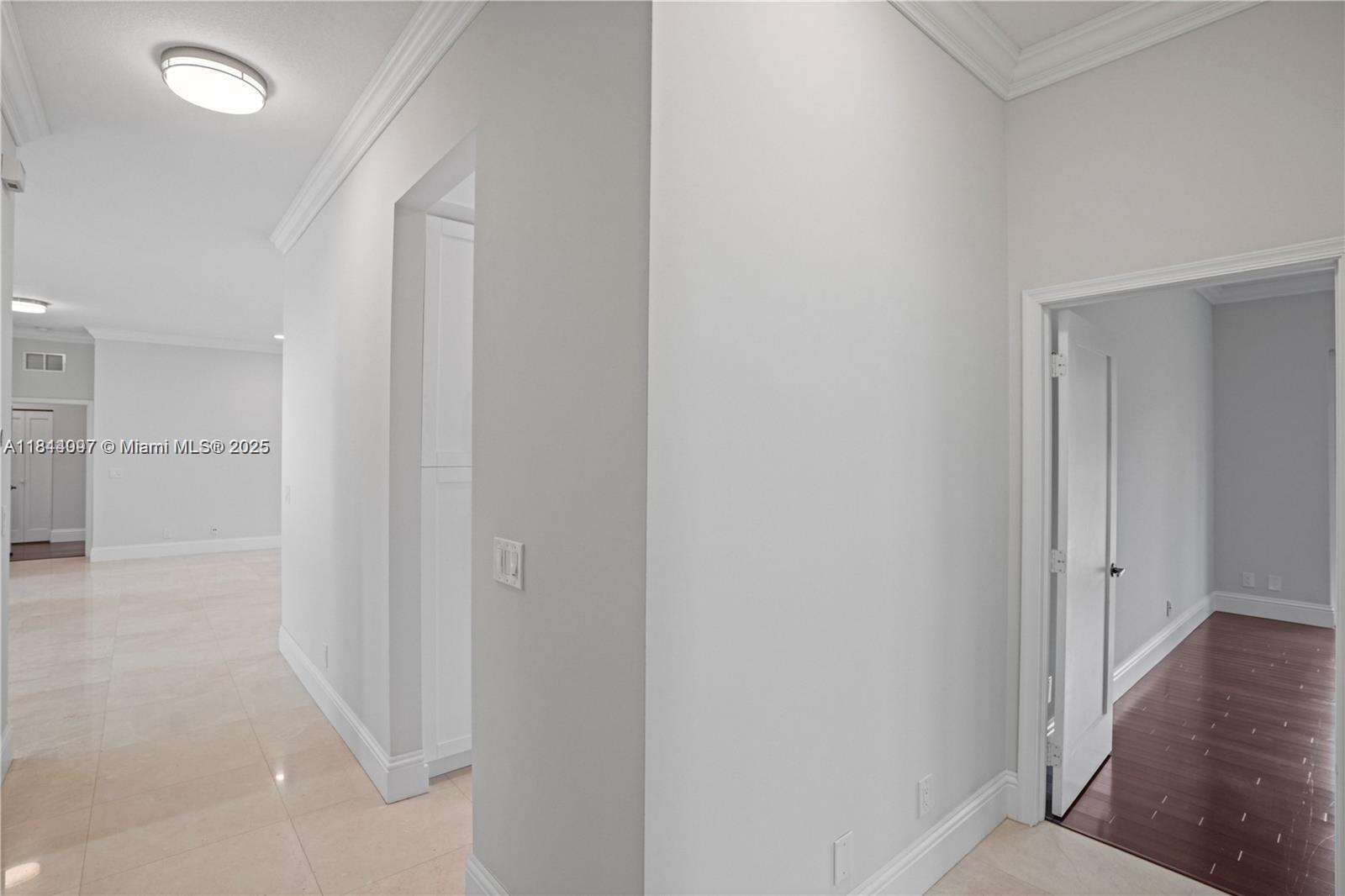 720 W Cypress Pointe Dr W