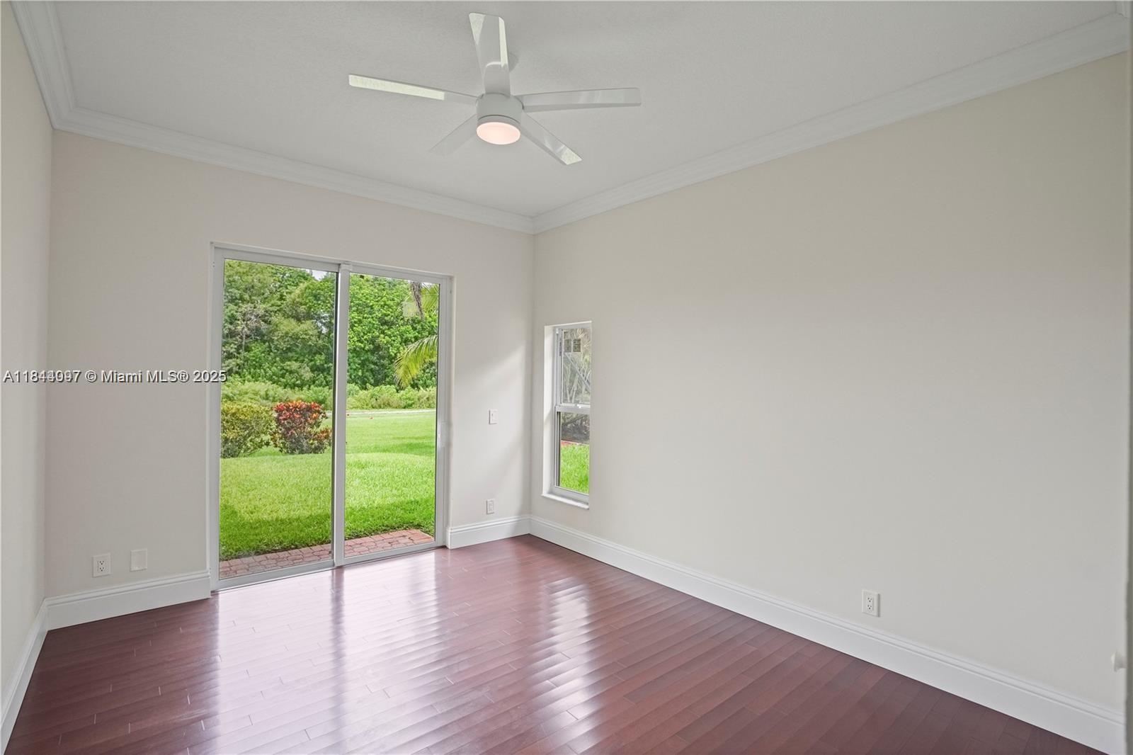 720 W Cypress Pointe Dr W