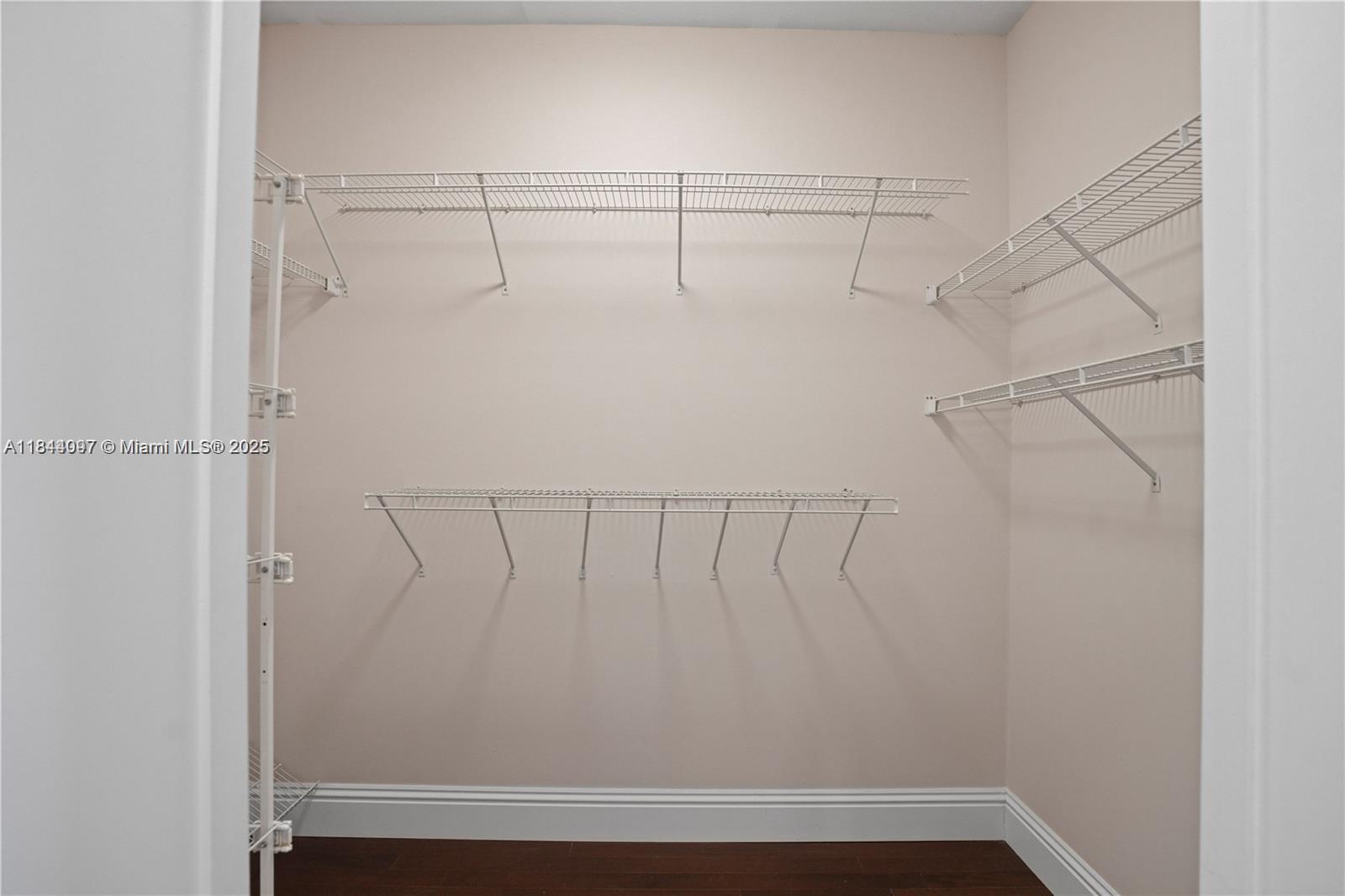 720 W Cypress Pointe Dr W