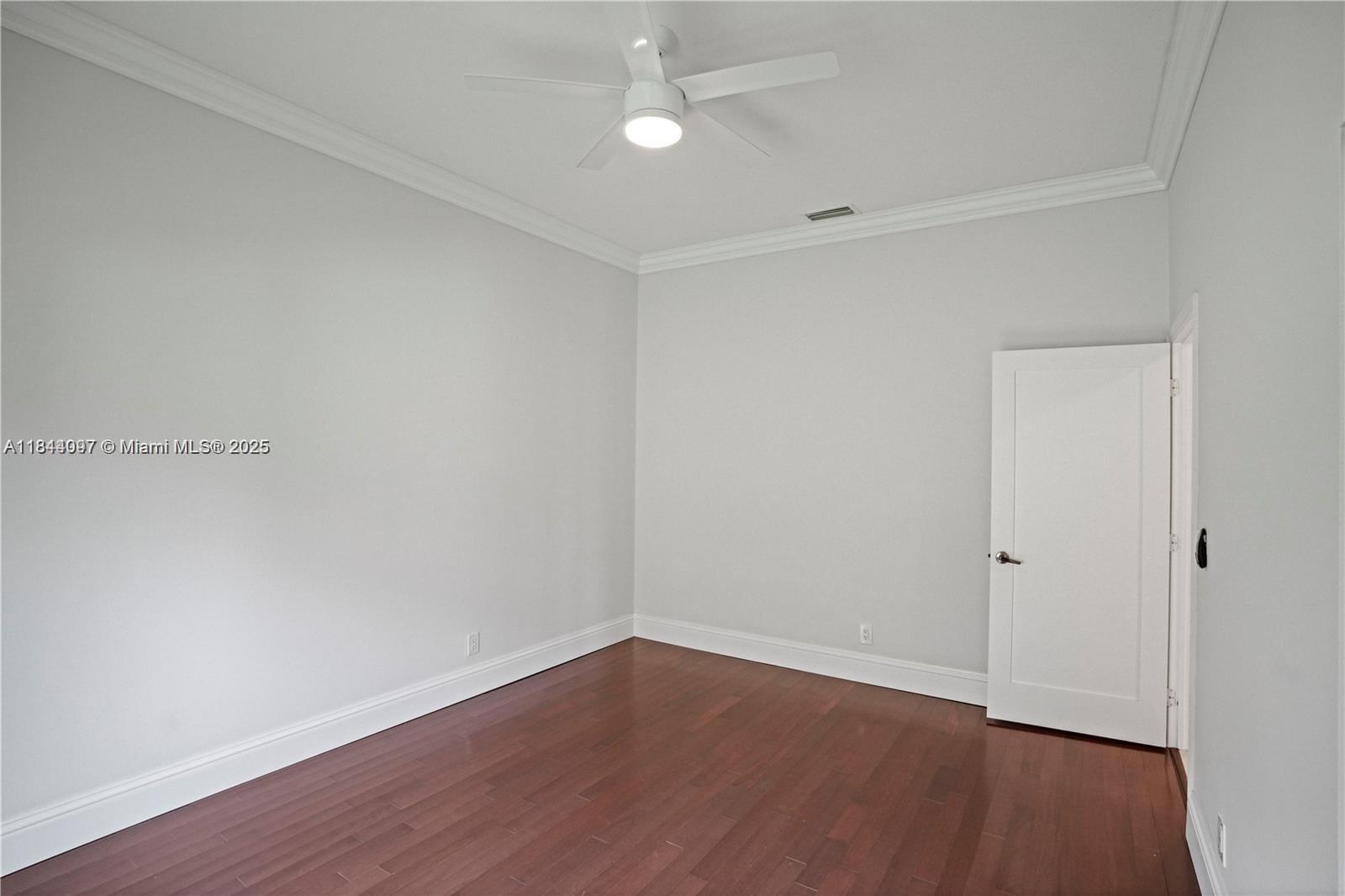 720 W Cypress Pointe Dr W