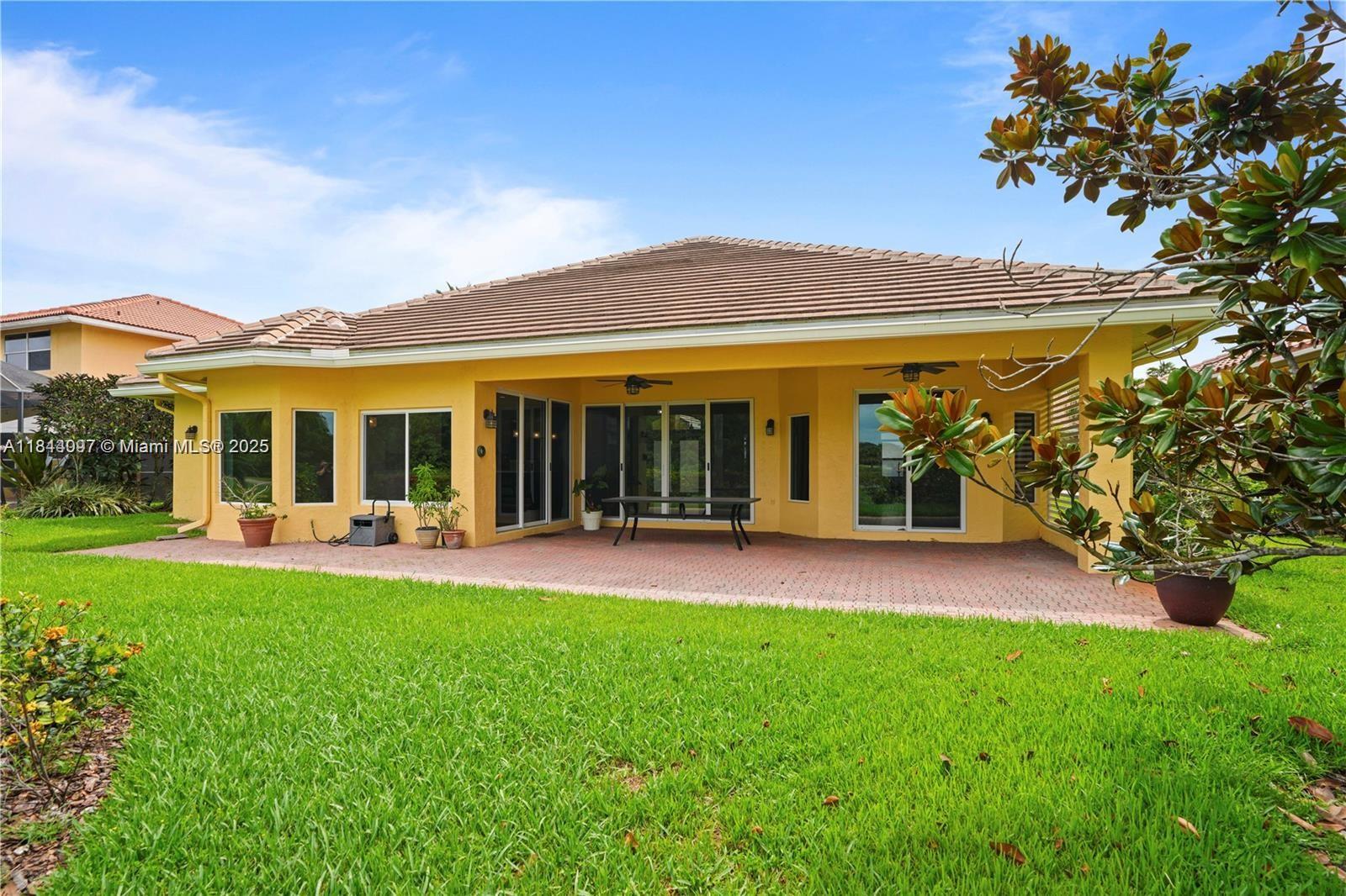 720 W Cypress Pointe Dr W