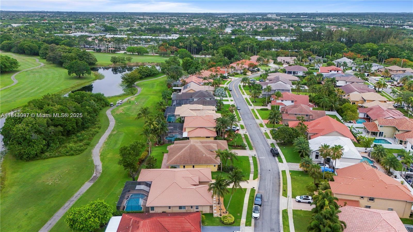 720 W Cypress Pointe Dr W