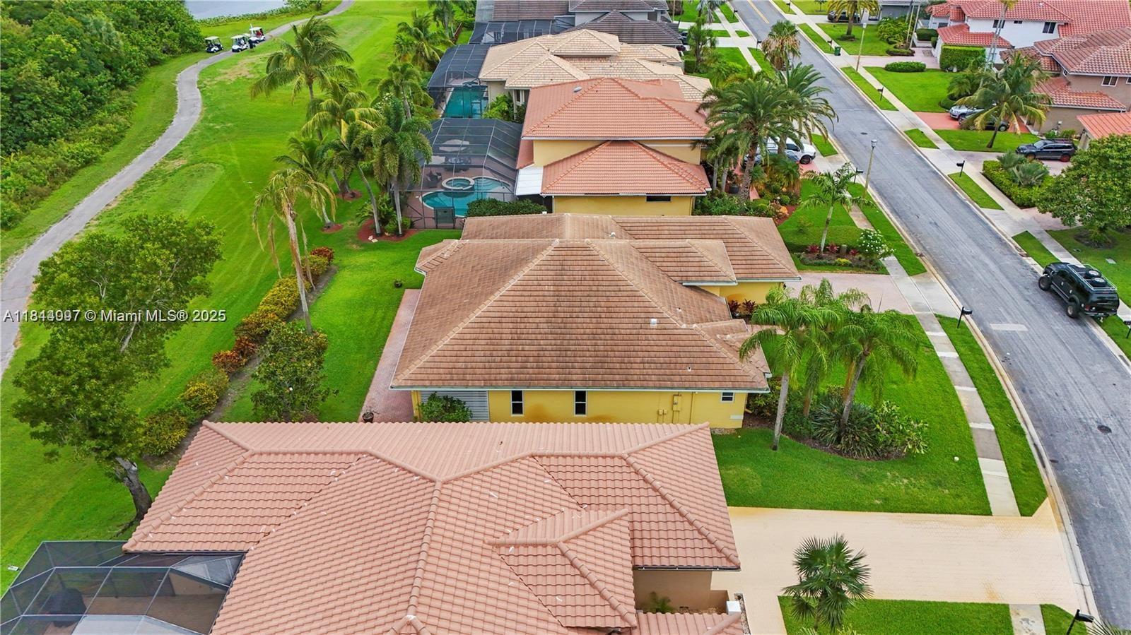 720 W Cypress Pointe Dr W