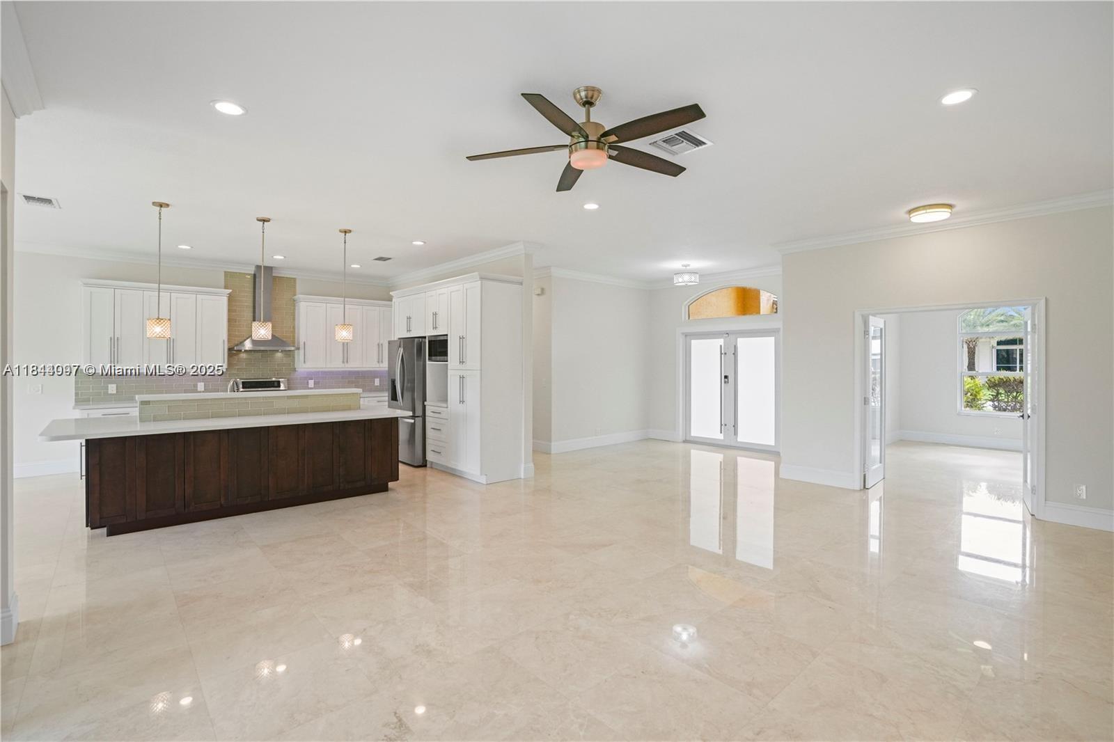 720 W Cypress Pointe Dr W