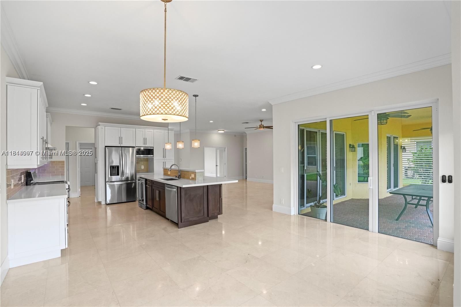 720 W Cypress Pointe Dr W