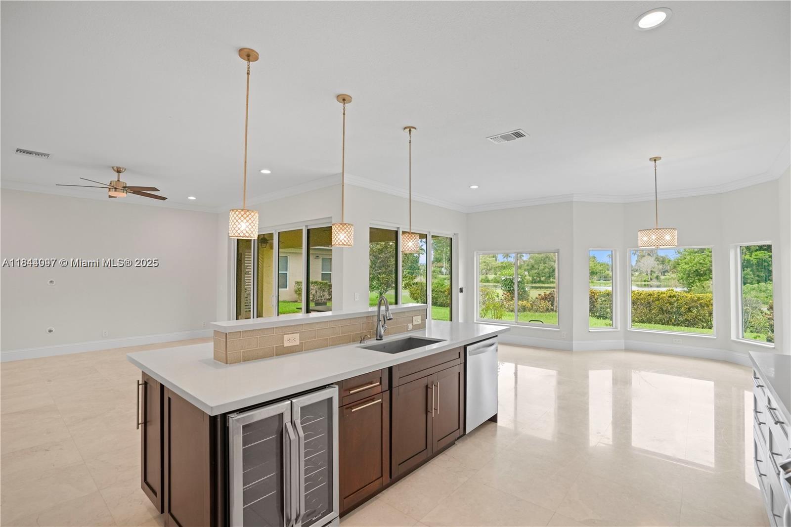 720 W Cypress Pointe Dr W