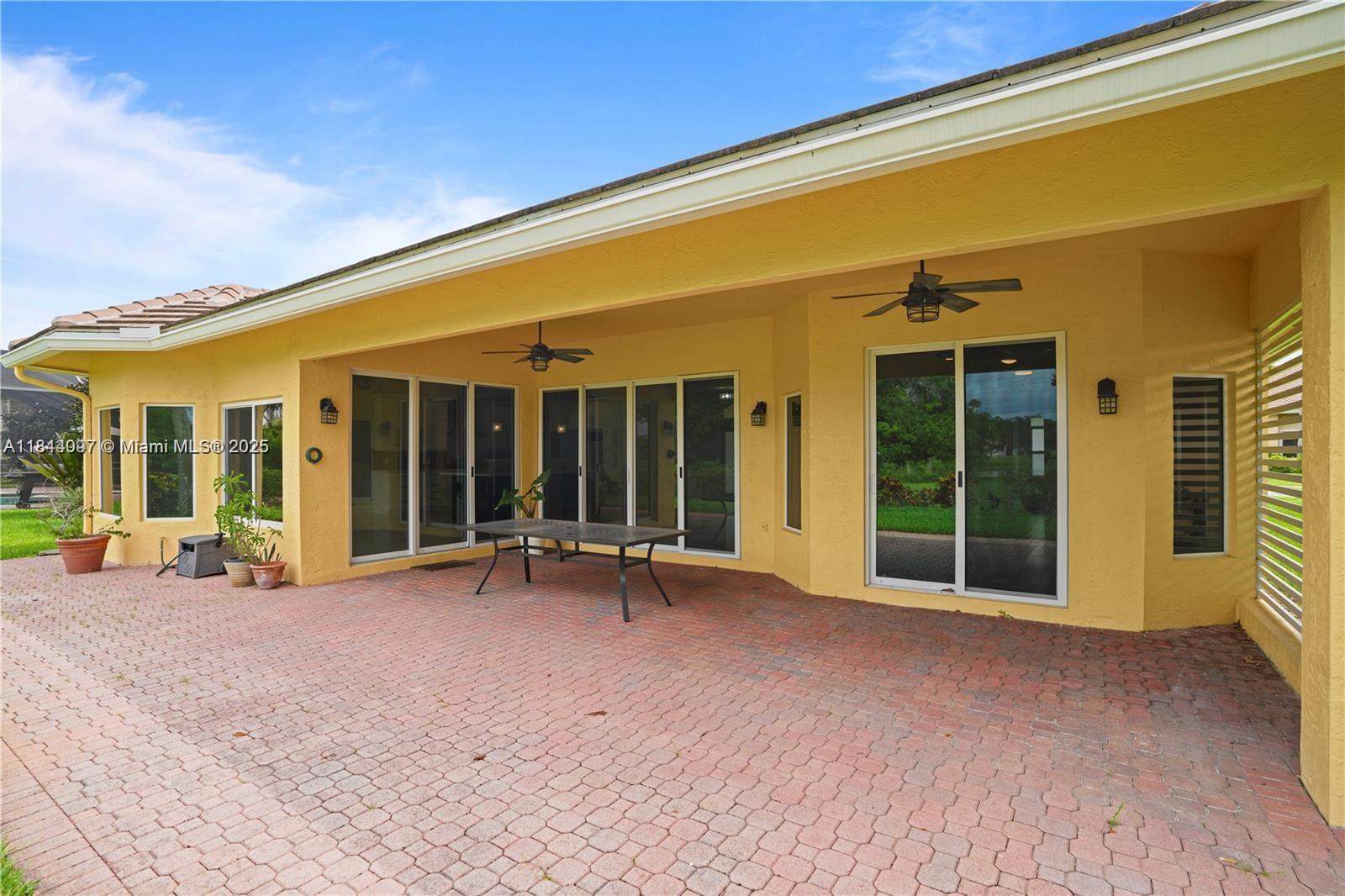 720 W Cypress Pointe Dr W