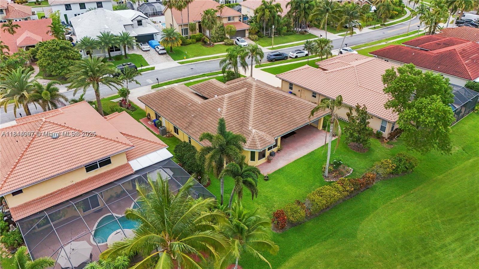 720 W Cypress Pointe Dr W