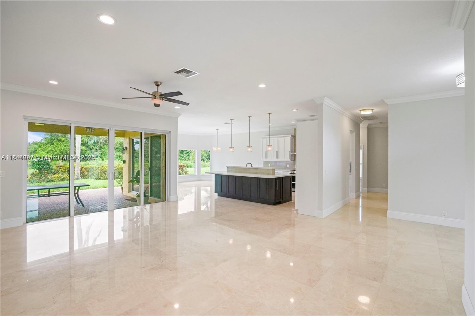 720 W Cypress Pointe Dr W