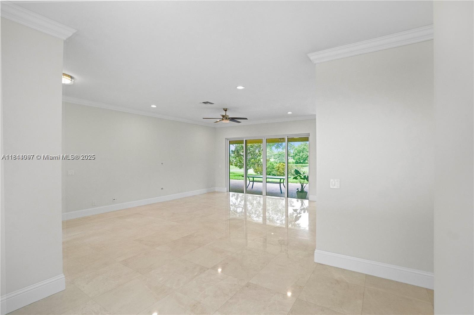 720 W Cypress Pointe Dr W