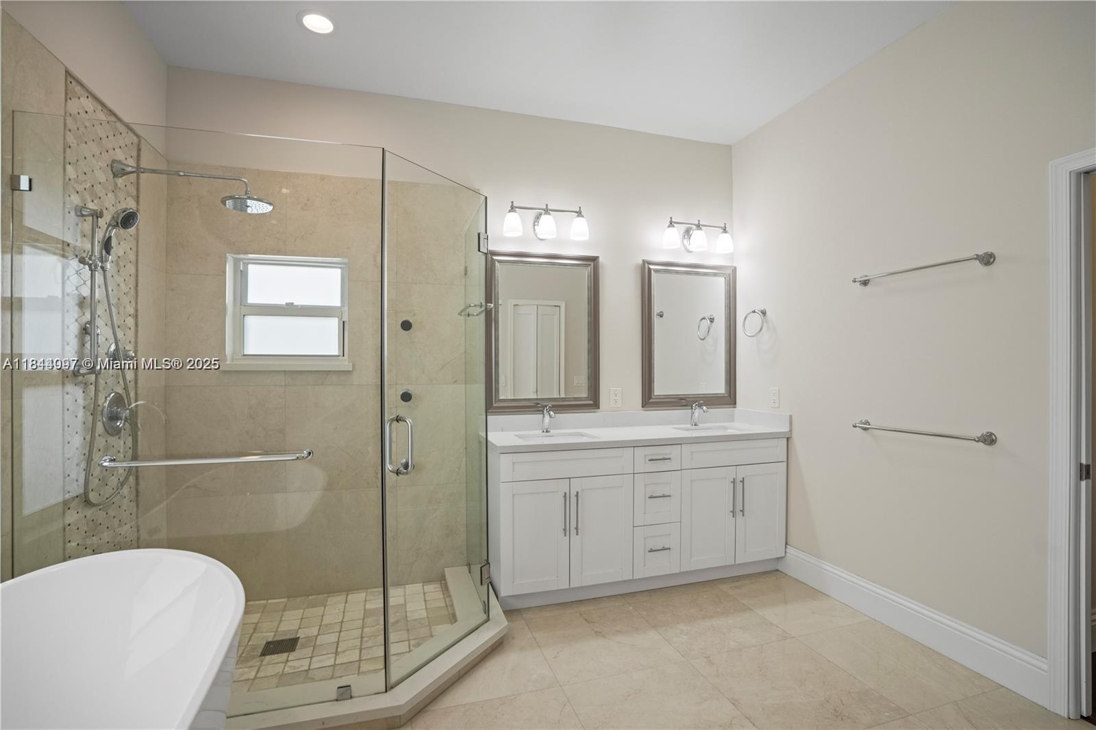 720 W Cypress Pointe Dr W