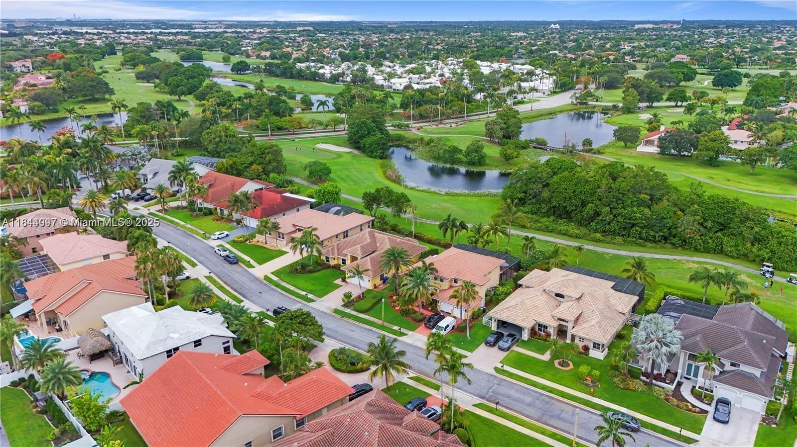 720 W Cypress Pointe Dr W