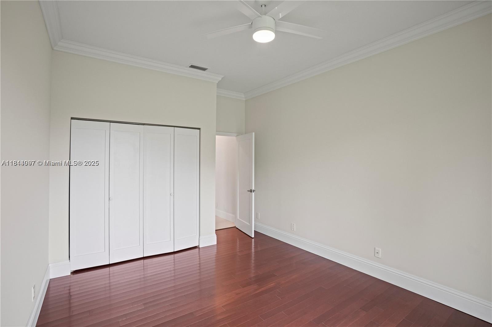 720 W Cypress Pointe Dr W