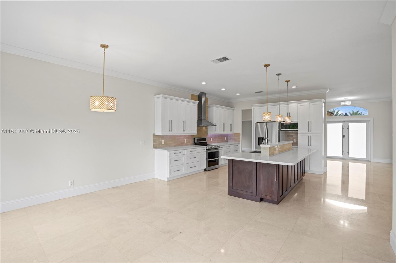 720 W Cypress Pointe Dr W