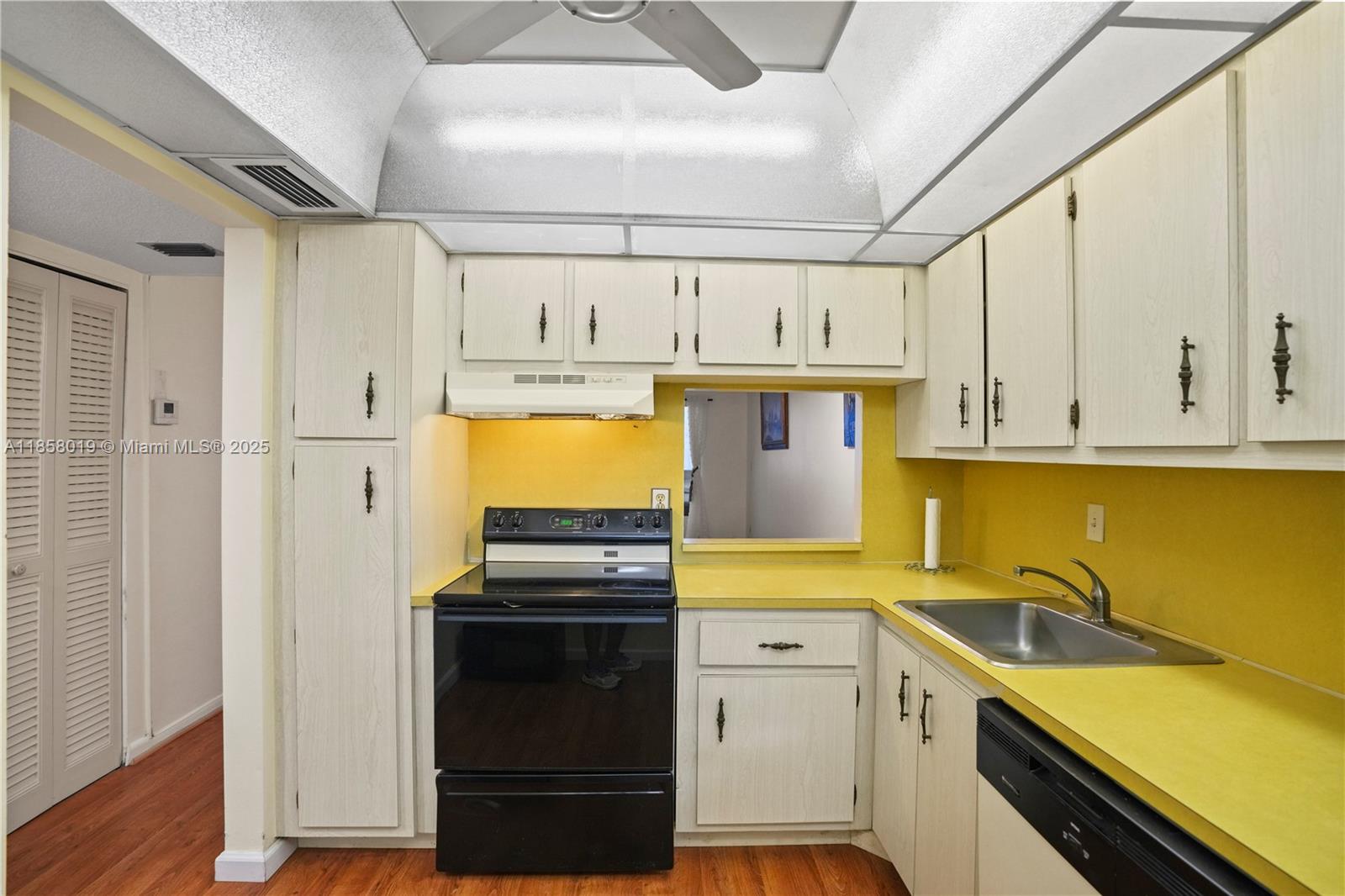 3170 Holiday Springs Blvd # 203