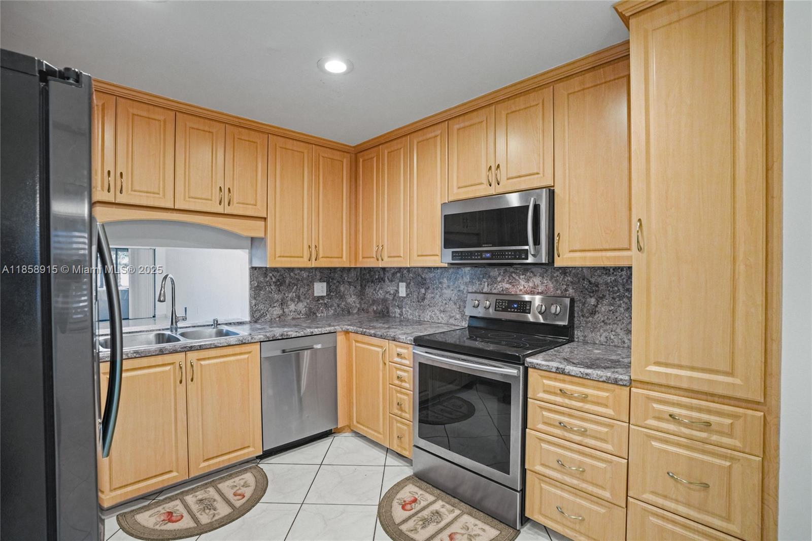 347 Fairway Cir # 62