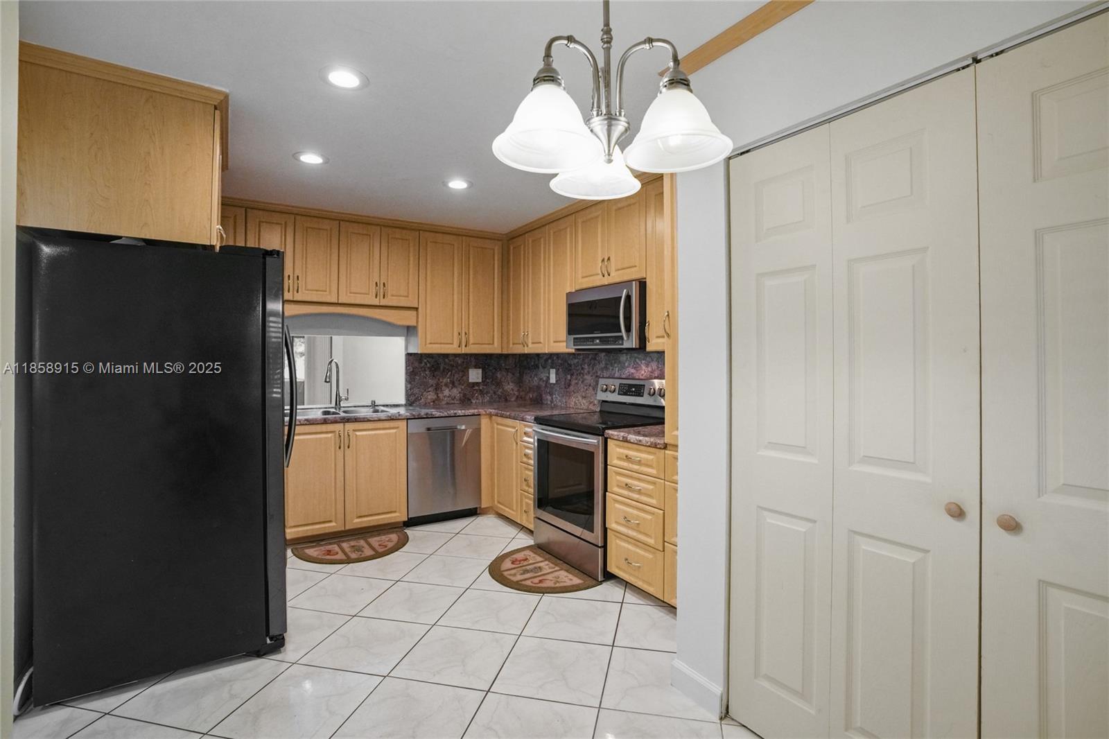 347 Fairway Cir # 62