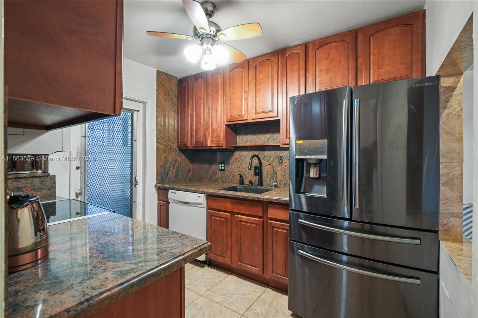 1025 Curtiss Dr, Opa-Locka