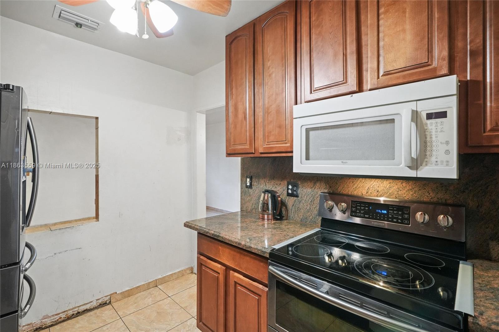 1025 Curtiss Dr, Opa-Locka