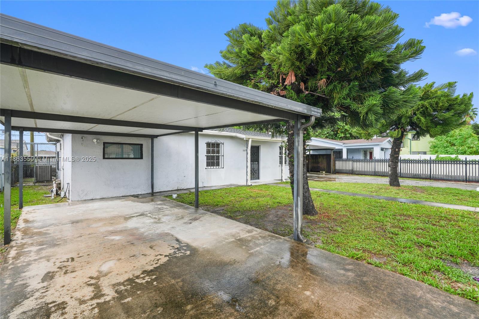 1025 Curtiss Dr, Opa-Locka