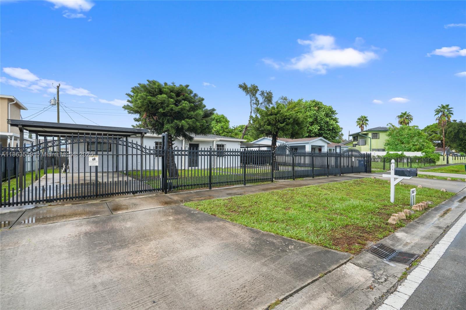 1025 Curtiss Dr, Opa-Locka