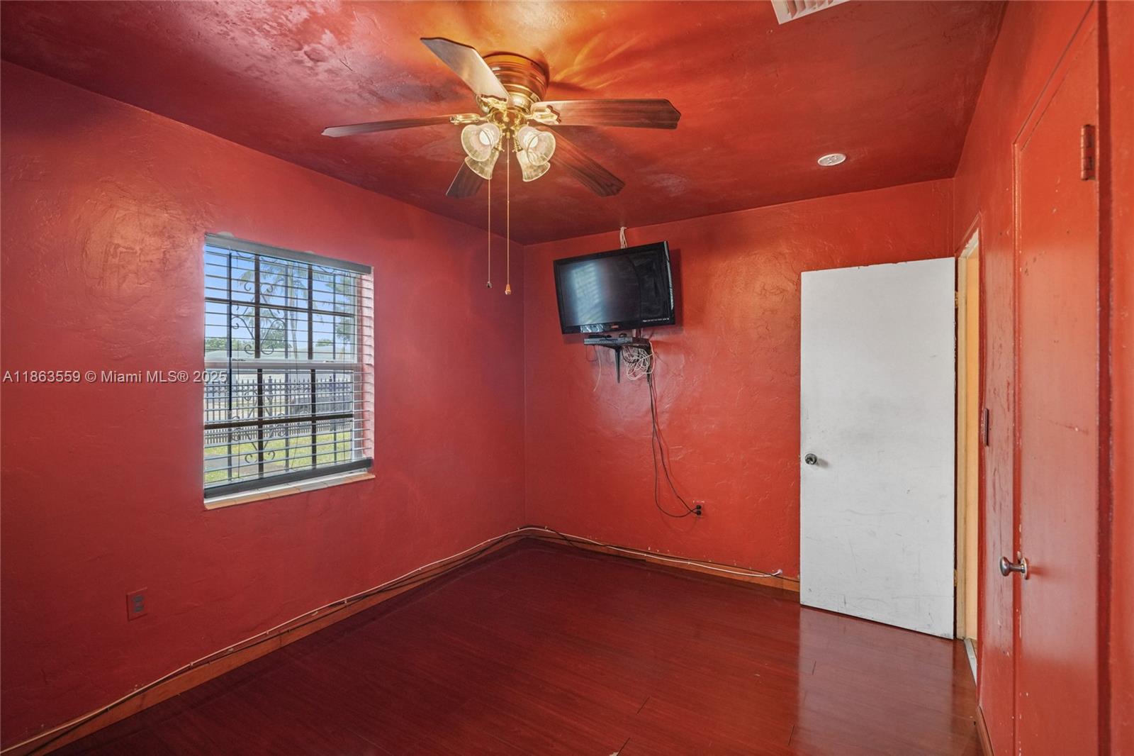 1025 Curtiss Dr, Opa-Locka