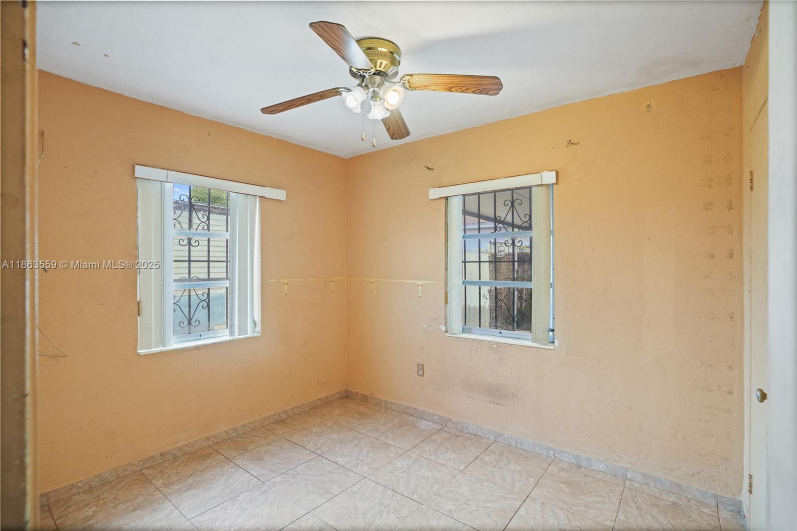 1025 Curtiss Dr, Opa-Locka