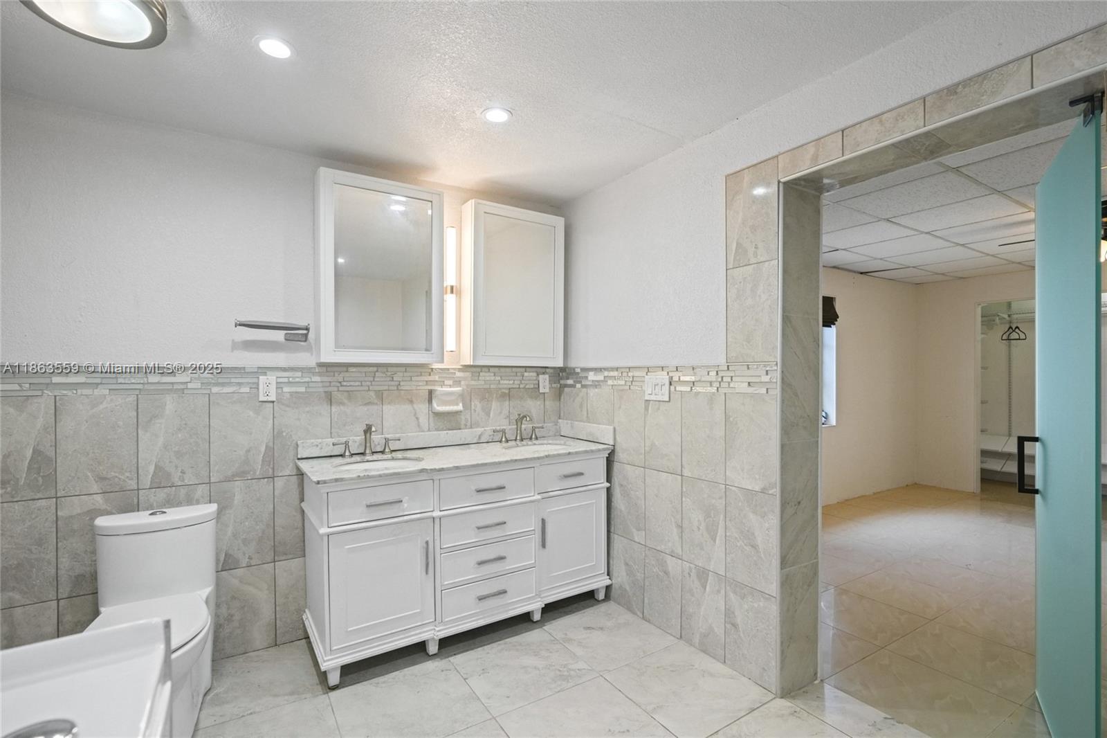 1025 Curtiss Dr, Opa-Locka