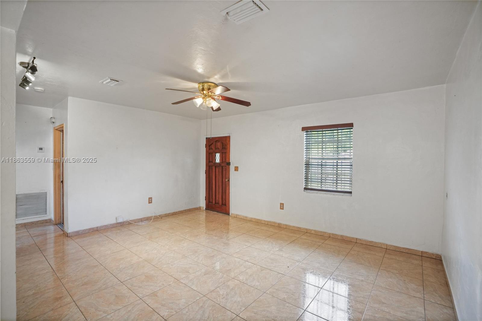 1025 Curtiss Dr, Opa-Locka