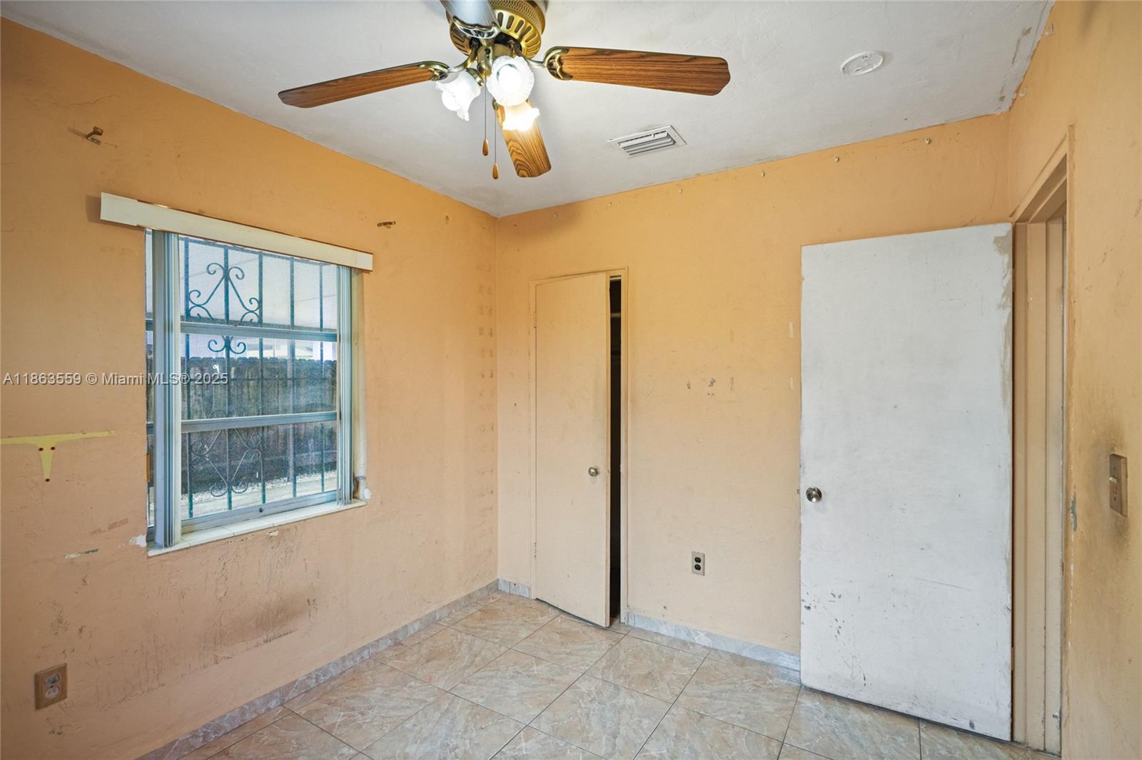 1025 Curtiss Dr, Opa-Locka