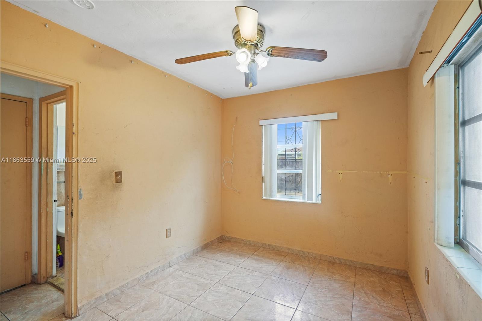 1025 Curtiss Dr, Opa-Locka