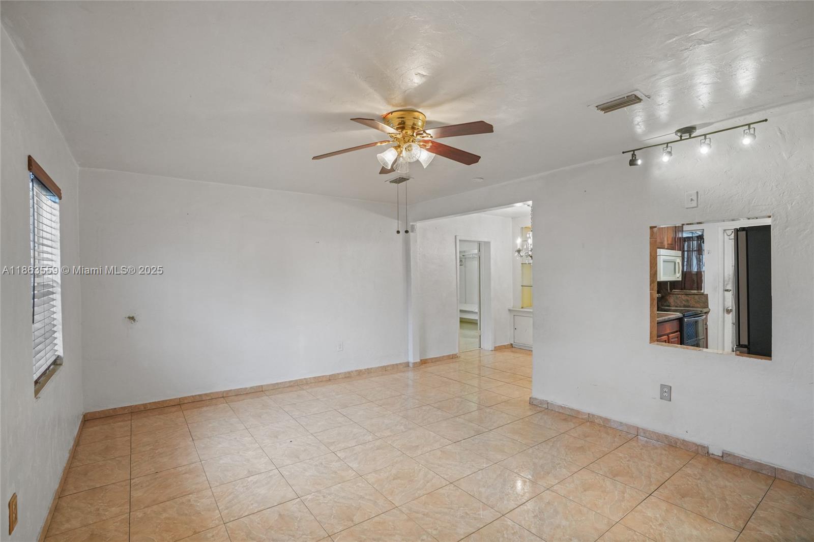 1025 Curtiss Dr, Opa-Locka