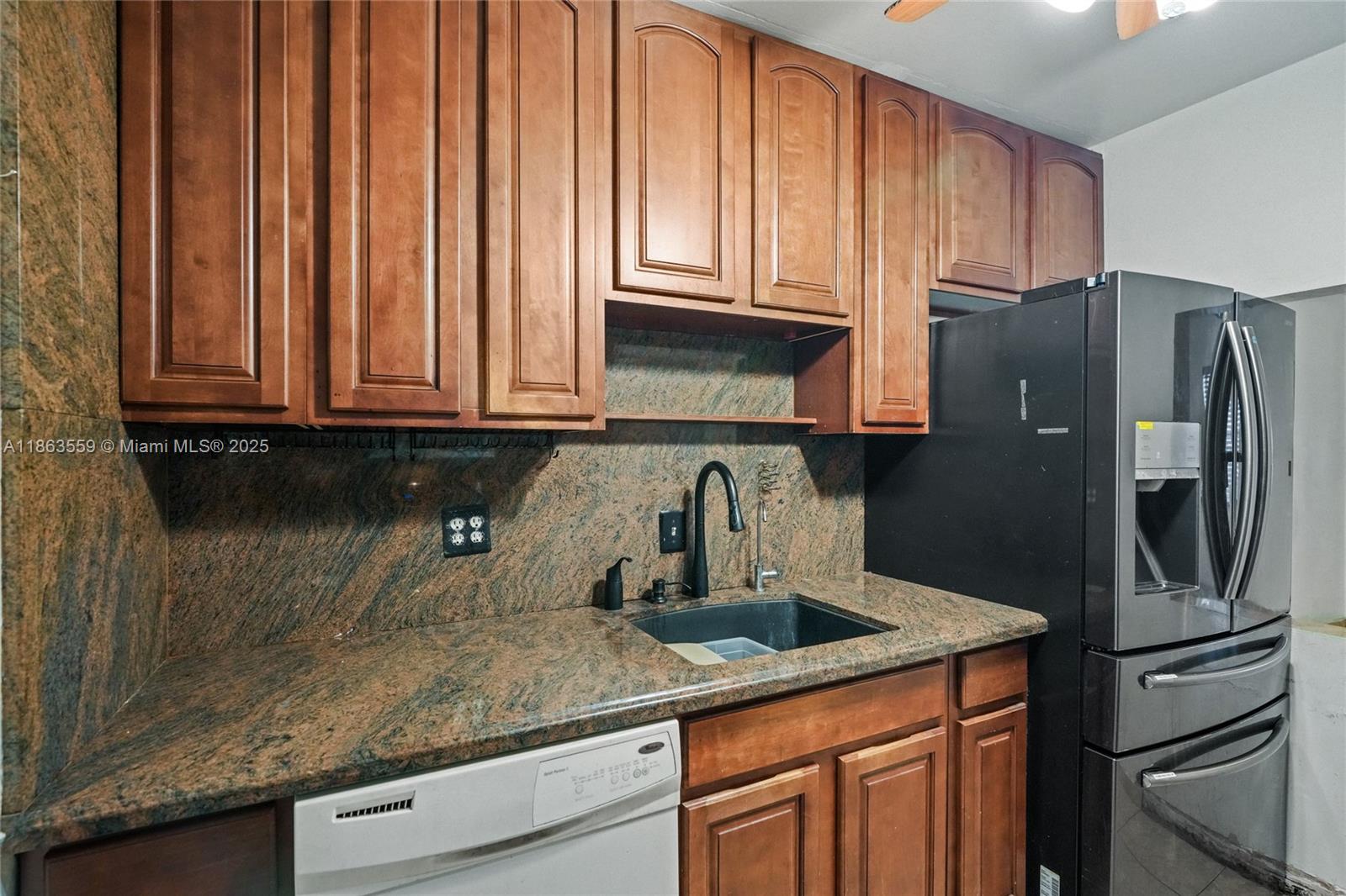 1025 Curtiss Dr, Opa-Locka