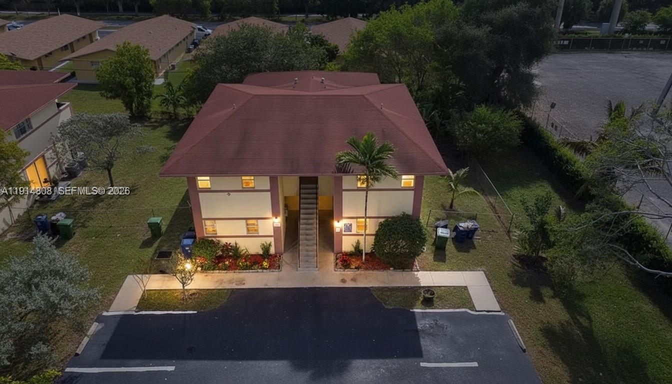 825 SW 10th St