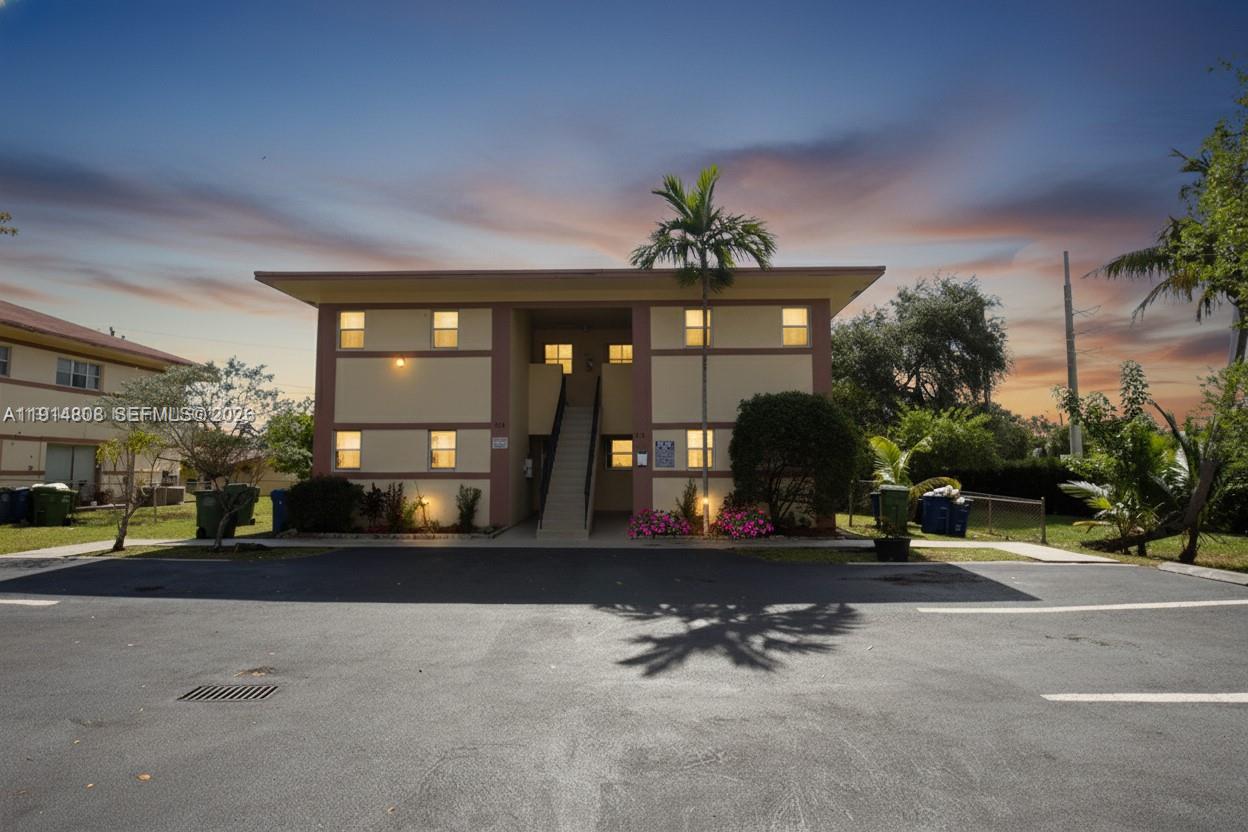 825 SW 10th St