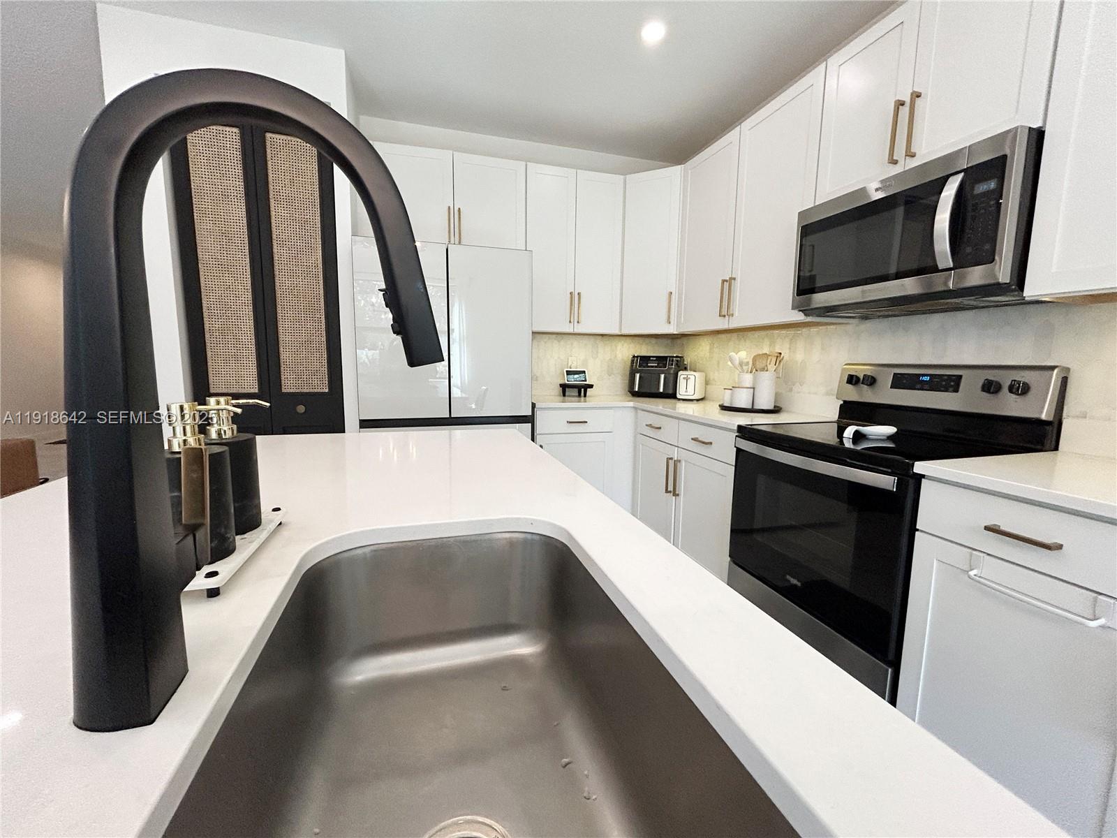 228 NW 36th Ave