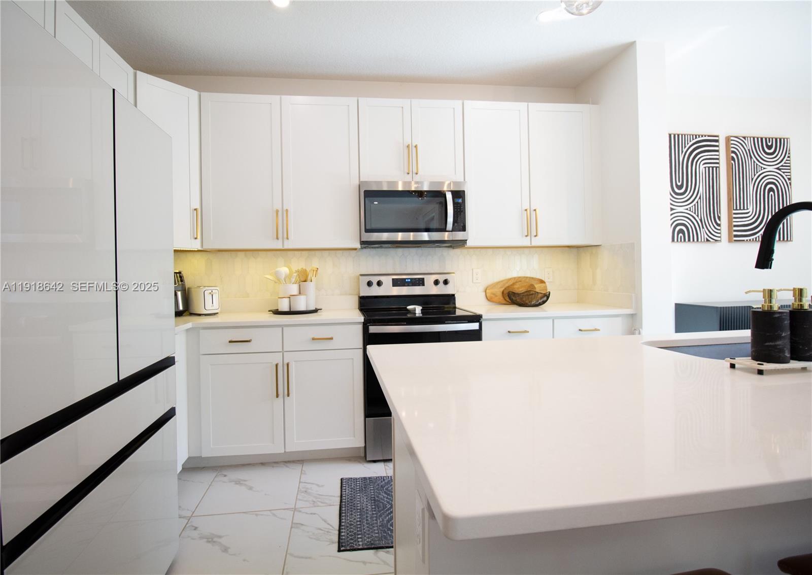 228 NW 36th Ave